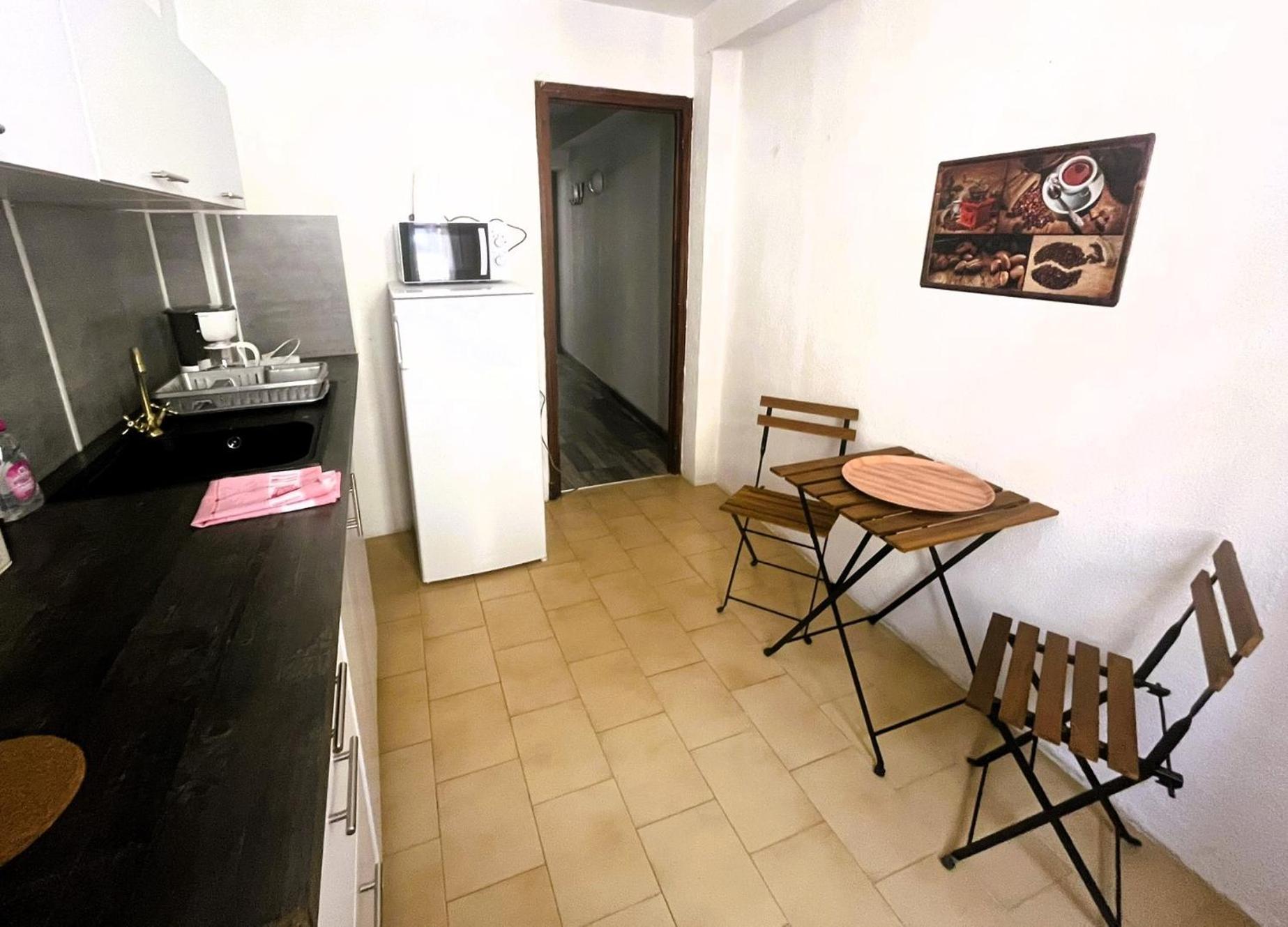 Апартаменты Au Pied Des Remparts 10 Rue Saint Jean Вильфранш-де-Конфлан Экстерьер фото